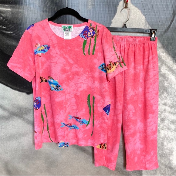 Coconut Bay matching set. painted on front and back. - Picture 1 of 10